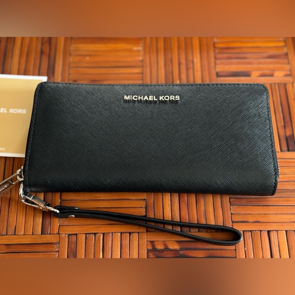 Michael Kors Leather Wallet in black - Picture 5 of 5